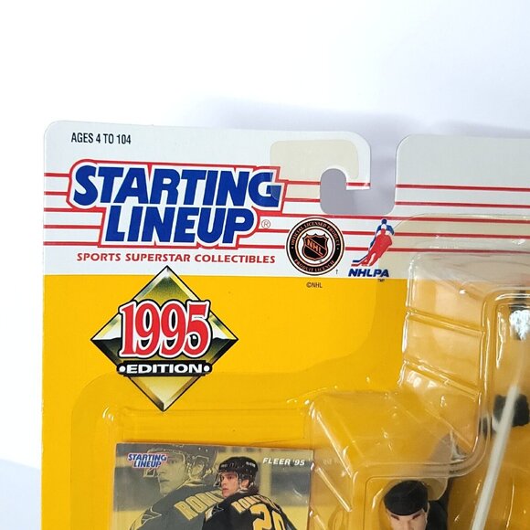1995 Luc Robitaille Pittsburgh Penguins Starting Lineup SLU NHL Figure and Card - Picture 4 of 5